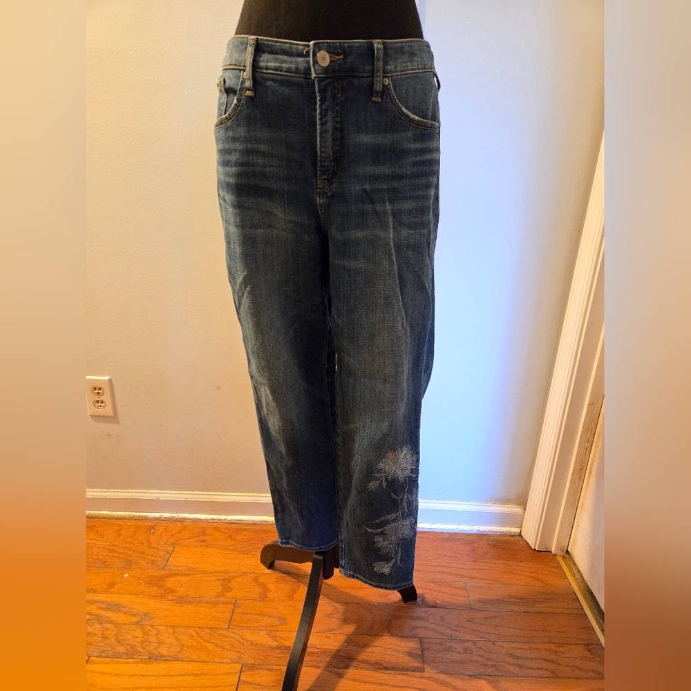 Chico's Blue Ankle Cropped Jeans